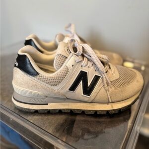 New Balance 574 Sneakers – Grey/Black – Women’s 7